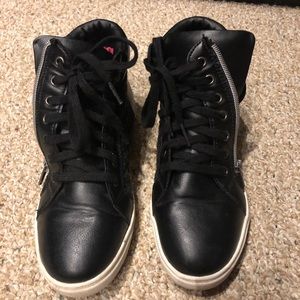 Girls Shoes size 5 medium